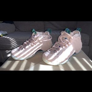 WOMENS nike particle beige foamposites